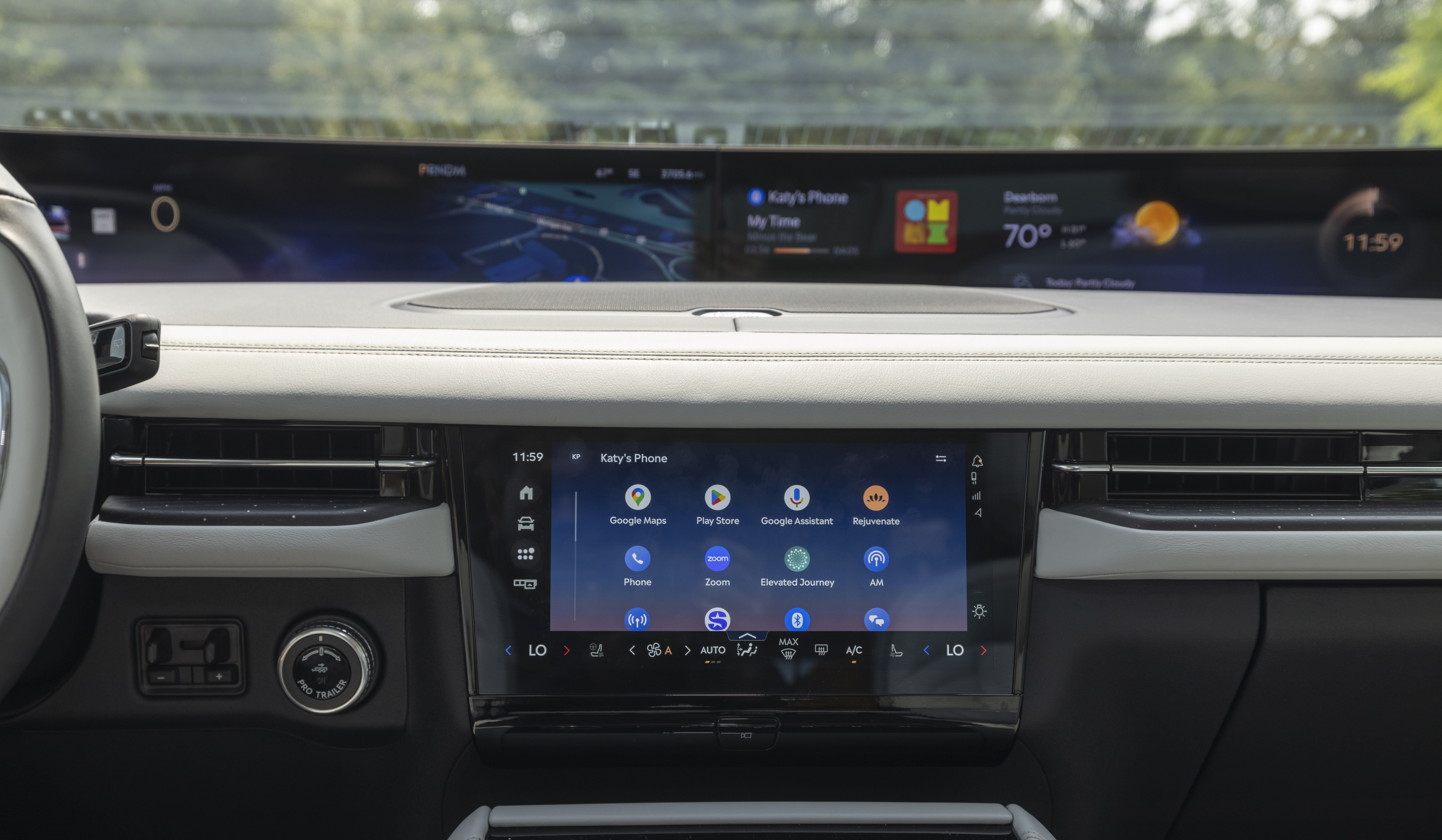 The Lincoln Digital Experience dashboard shows the "Elevated Journey" app.